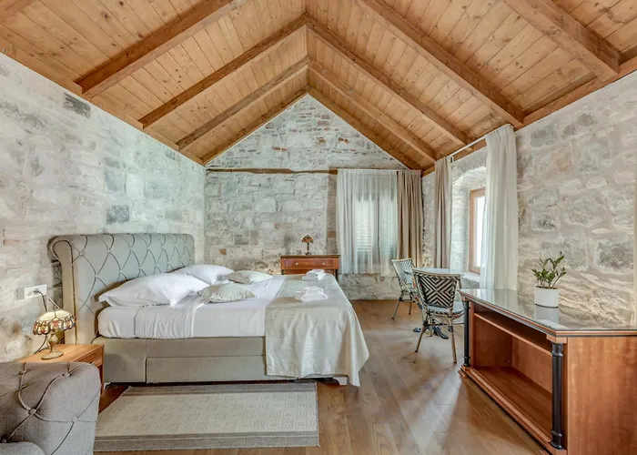 Apartment Emperor - Beyond Timeless *