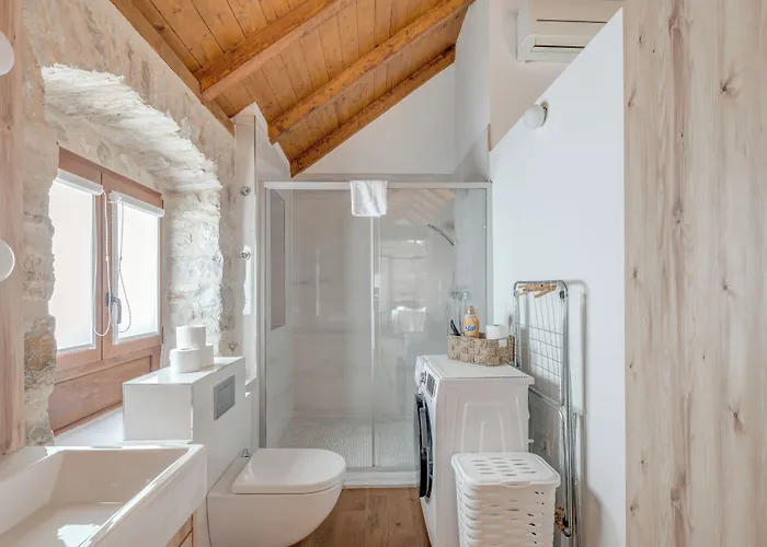 Emperor - Beyond Timeless Apartment